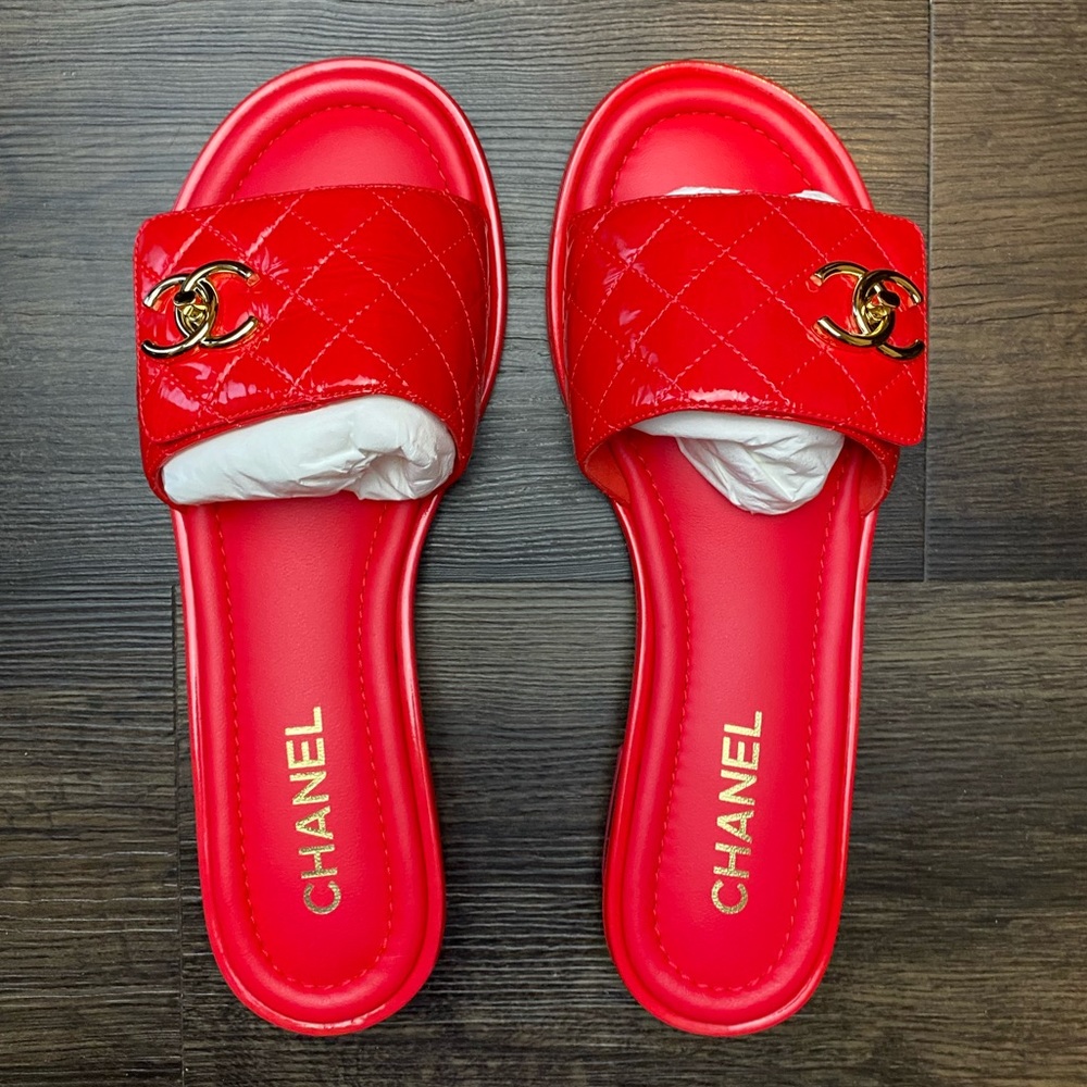 Chanel Dark Pink Patent Goatskin Turn-Lock Mules NEW